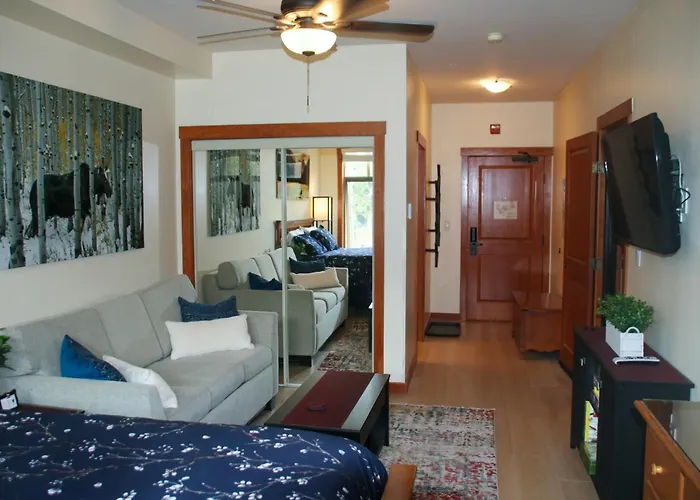 Deluxe Solitude Mountain Ski In-Out 2Bd-2Ba Condo