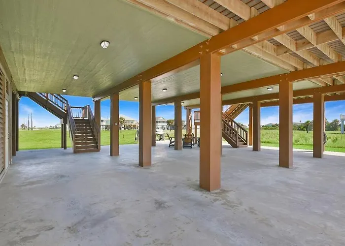 Dancing With Waves Beach House With 3 Bedrooms And 2 Baths