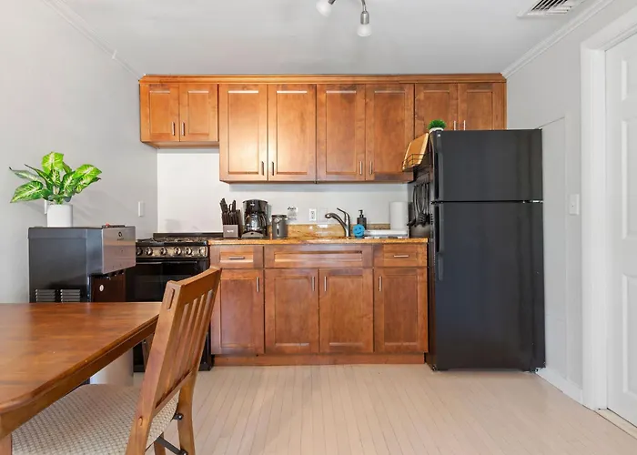 Beachside Retreat! Cozy 1-Bedroom W Private Yard