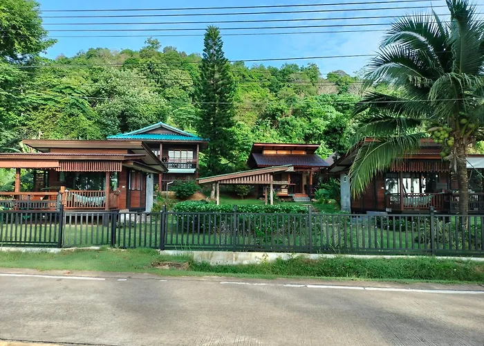 Suntisook Resort