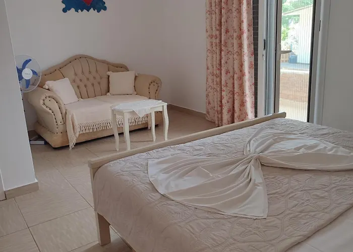 Penelope'S Rooms