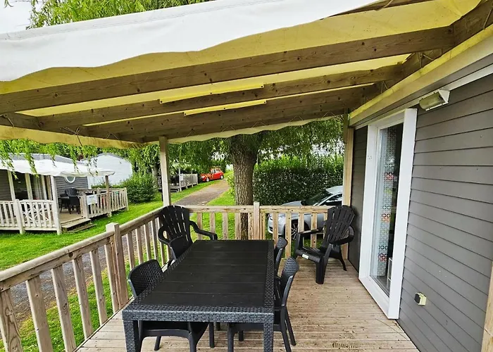 Mobil-home 4 personnes dans camping 5 étoiles proche de la mer
