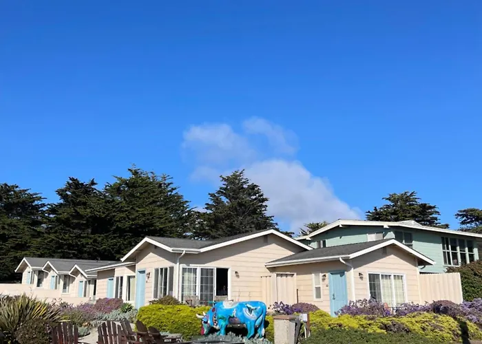 Cambria Landing Inn And Suites