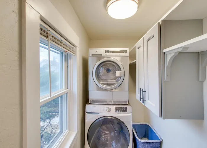 Coastal Comfort & Golfers' Paradise In Sheboygan!