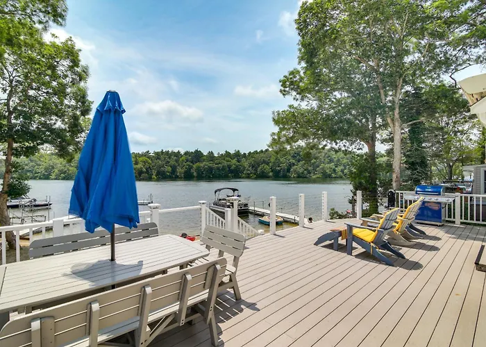Plymouth Getaway W/ Private Lake Beach + Kayaks!