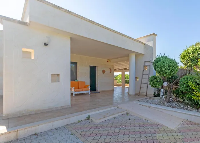Stunning Home In Carovigno With Wifi
