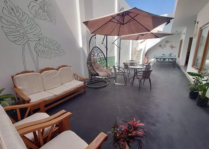 Ravenala Paracas Hostel & Apartment