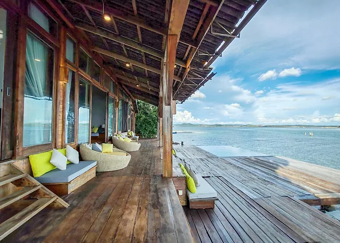 Full Moon Private Island