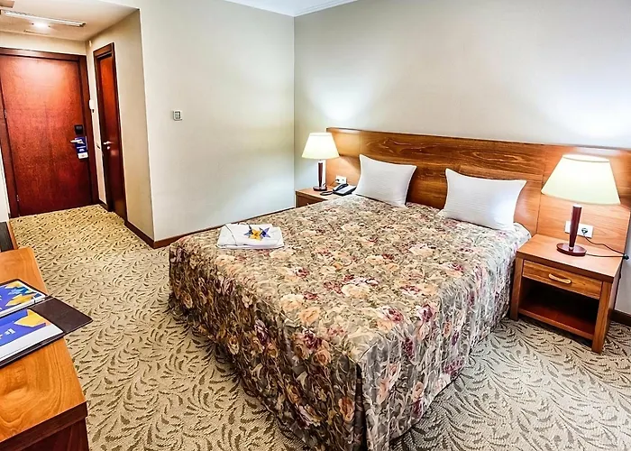 Iris Hotel