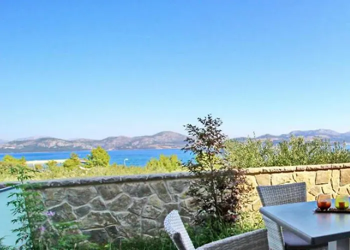 Fancy Apartments Kula - One-Bedroom Apartment With Terrace / Ground Floor