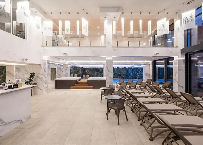 Tavel Hotel & Spa