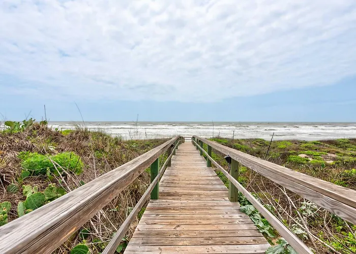 Beachfront Views: Breezy Port Aransas Condo!