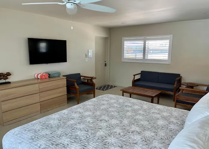 Sunshine Island Inn - Adults Only
