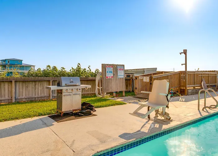 Beachfront Views: Breezy Port Aransas Condo!