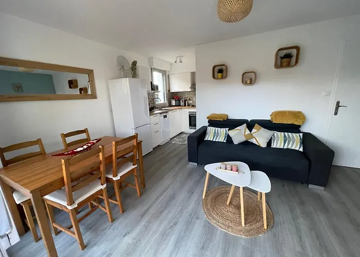 Appartement avec chambre, terrasse et jardinet proche plage, forêt pins, piste cyclable, lac