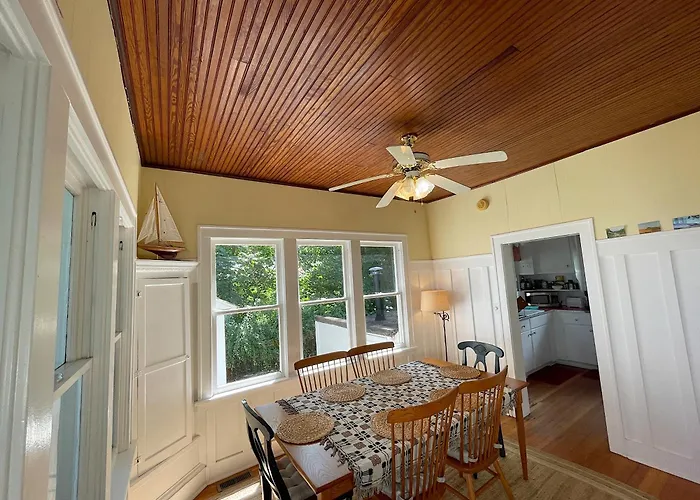 Waterfront Cottages In Lexington Vacation Homes