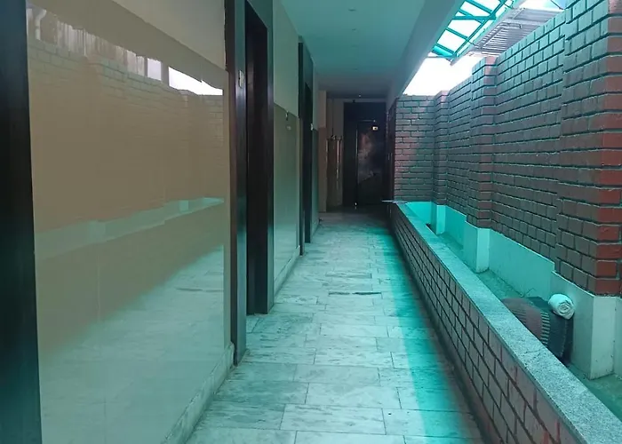 Sree Balaji Hotel - Lodge
