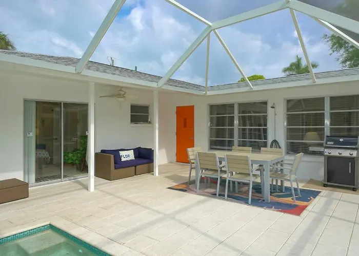 The Manasota Beach House Private Pool & Jacuzzi Close To The Beaches Pet Friendly