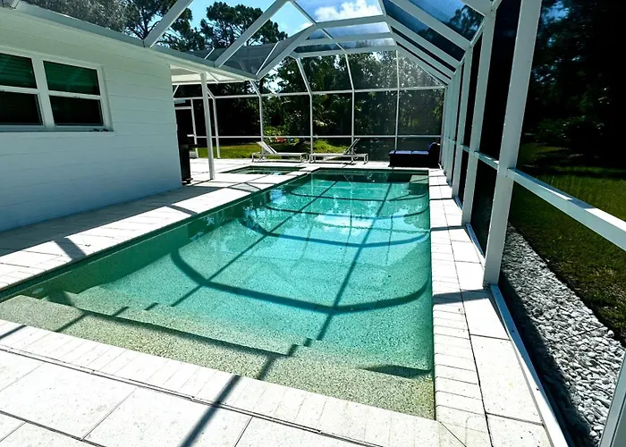 The Manasota Beach House Private Pool & Jacuzzi Close To The Beaches Pet Friendly