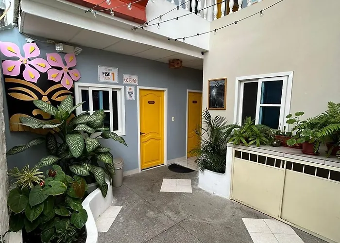 Chescos Hotel