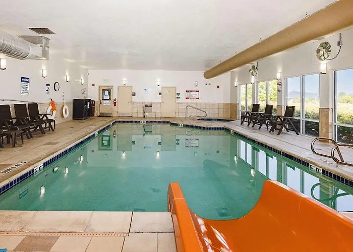 Comfort Inn & Suites Logan Near University