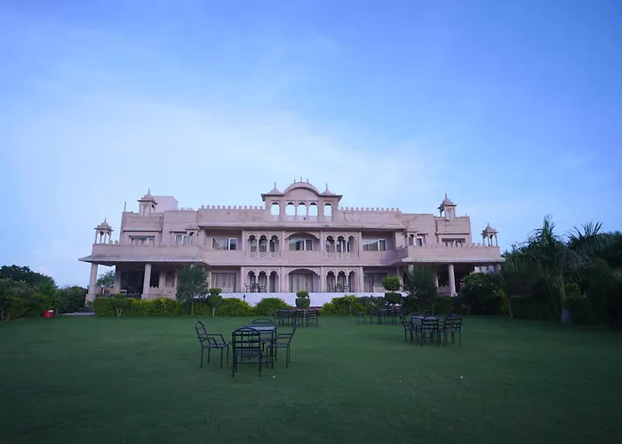Dhawala Resort By Aamod