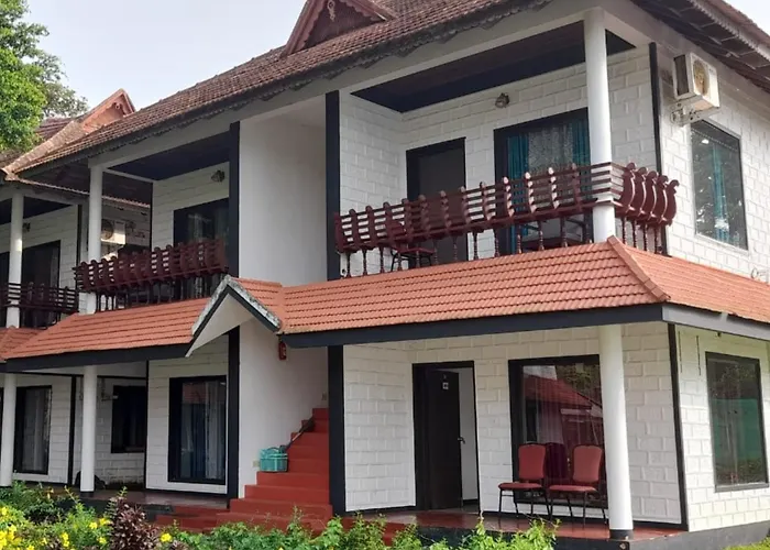 Goldfield Club & Lake Resort, Kumarakom
