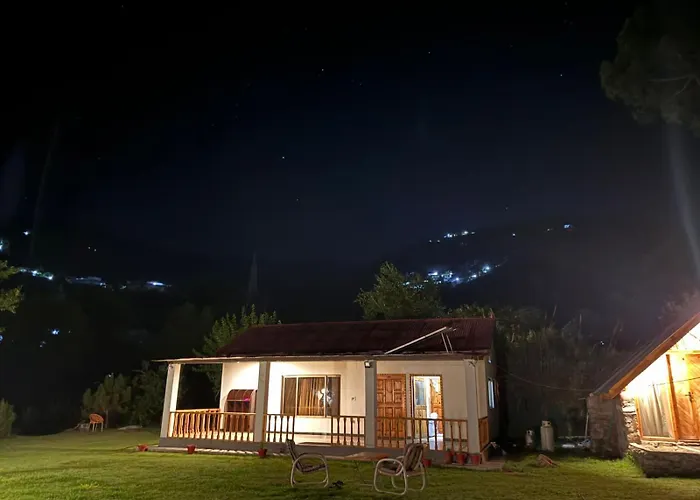 Country Club Balakot - Round Bed Cottage