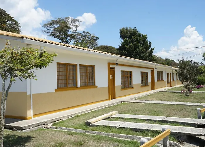 Hotel y Cabañas - Centro Vacacional Comfandi Lago Calima