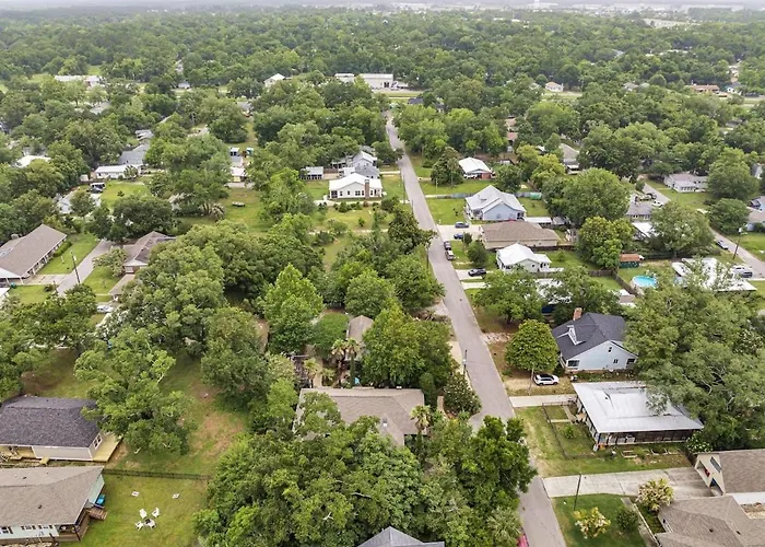 Bare Feet Bungalow -Close To Beach & Dog Friendly