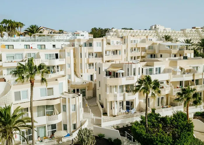R2 Maryvent Beach Apartments