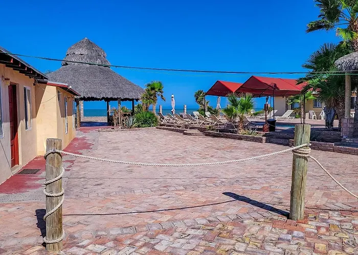 1-Bedroom Beach Studio - Serene Getaways.