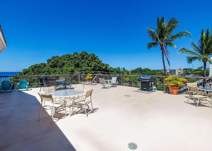 Kona Plaza#411