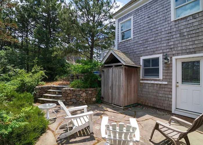Water Views Great Lt Island Location!