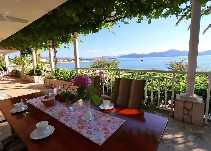 Apartments Stipo - Comfort One Bedroom Apartment With Terrace And Sea View A1