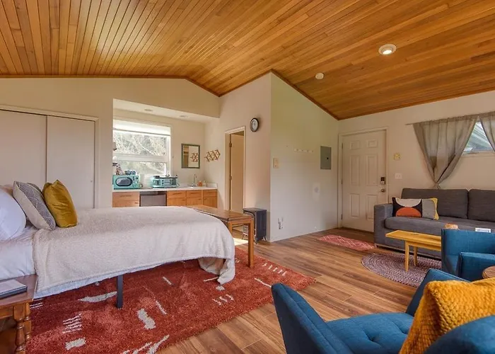 #Stayinmydistrict Cape Arago Studio Suite