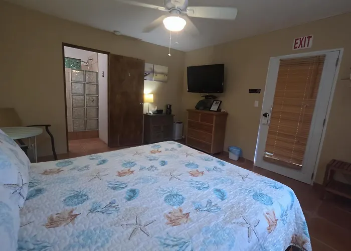 Isla Hermosa Guesthouse