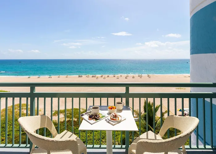 The Singer Oceanfront Resort, Curio Collection By Hilton