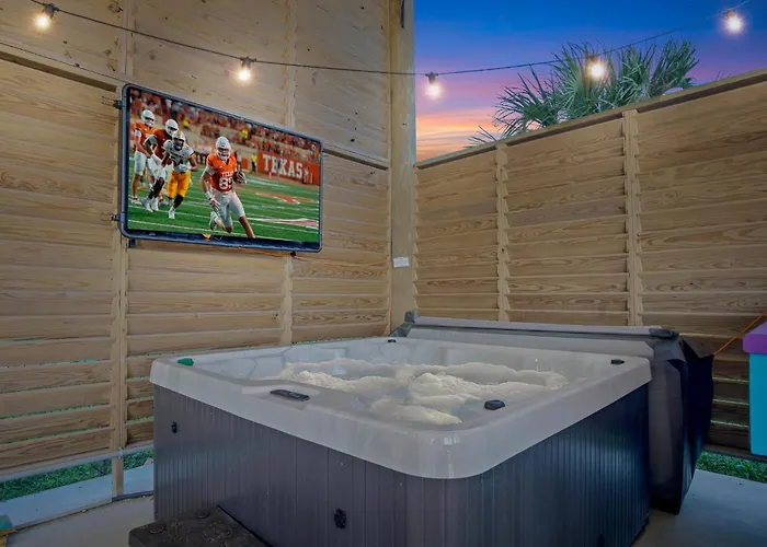 Views! Beachside, Hot Tub, Arcade, Family Beach Retreat With Fun For Every Age!