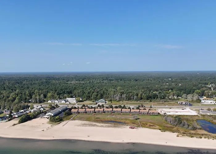 Carpe Diem 365 - Very Cute Lakefront Condo!