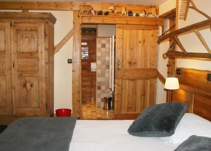 Logis Hotels De La Chaussee
