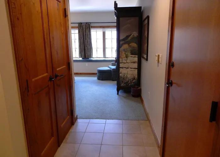 Modern King Room In Heart Of Mt, Crested Butte