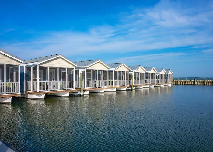 Blufin Bungalows & Marina