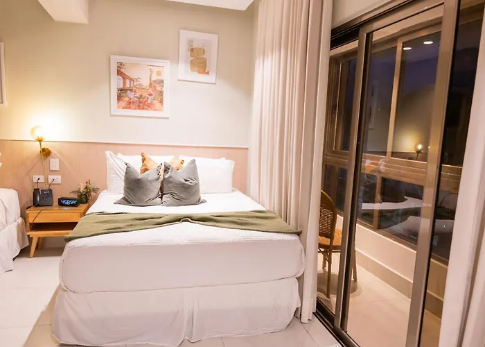 Hotel Stay Here Suites