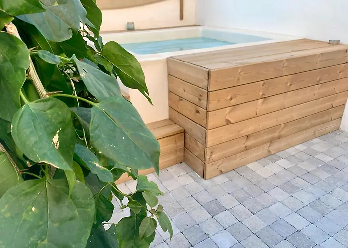 xenónas appartement avec petite piscine privée