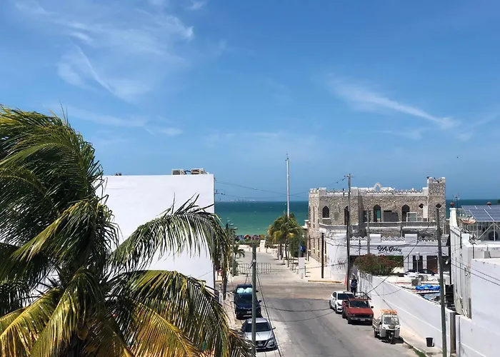 Malecon Beach House In Progreso 1 Block From Beach