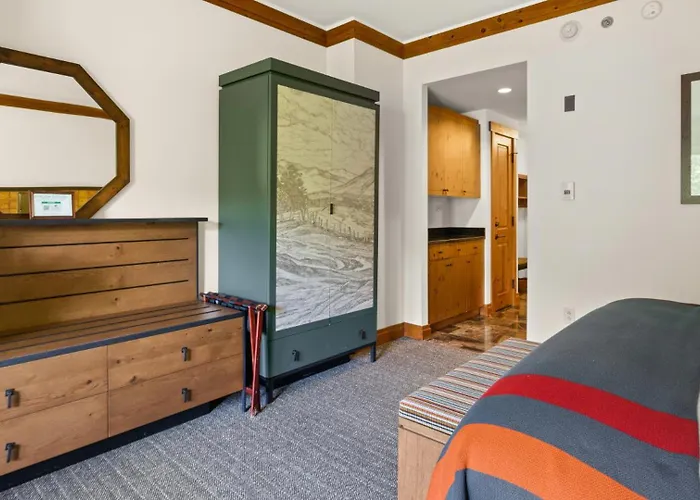 1315 - Studio - Lodge At Spruce - Stowe Mt Resort - Ski In Ski Out - Sleeps 4