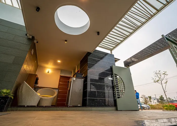 S R Premium Suites