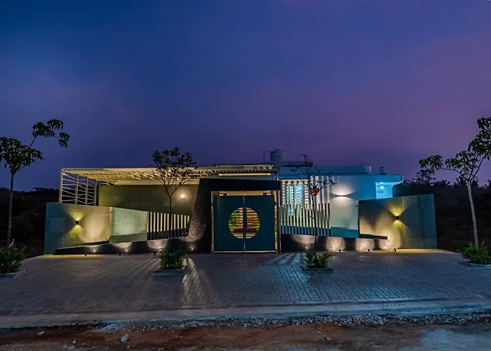 S R Premium Suites