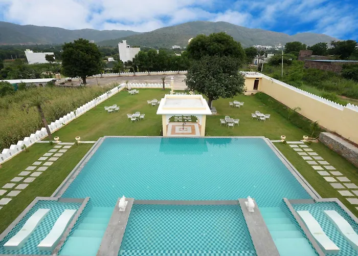 Maangarh Resorts